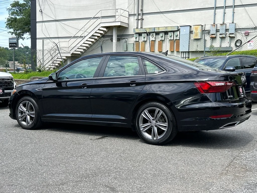 Used 2021 Black Volkswagen R-Line image 4
