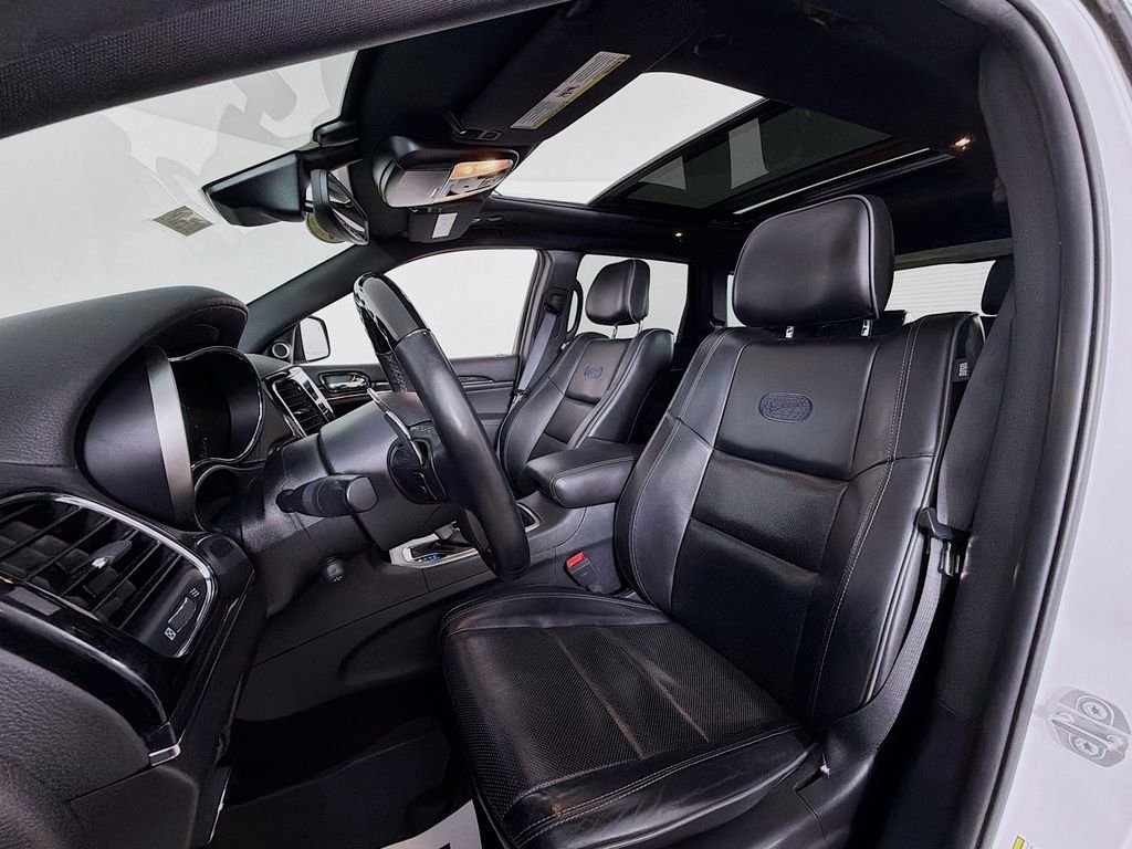 Used 2019 Ivory 3-Coat Jeep Overland image 22