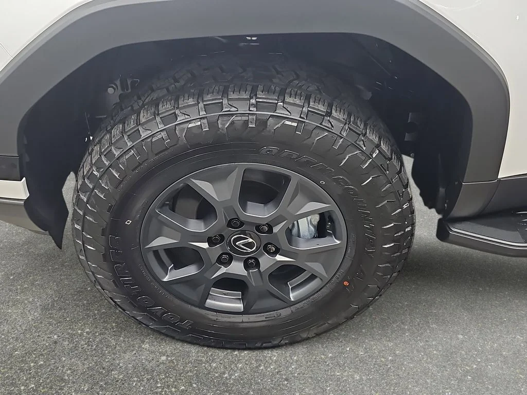 New 2026  Lexus 550 Overtrail+ image 30