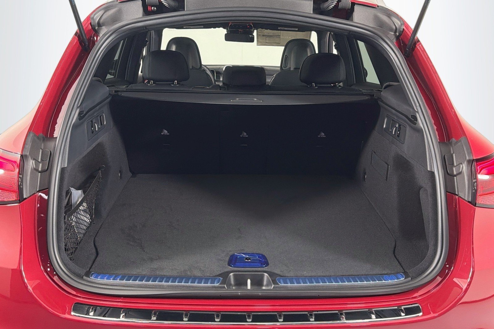 New 2026 MANUFAKTUR Patagonia Red Metallic Mercedes-Benz GLC 300 4MATIC® SUV image 22