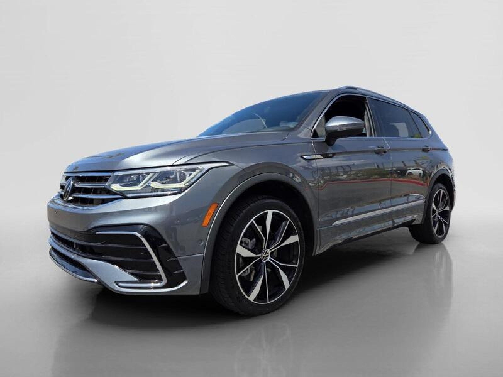 Used 2022 GRAY Volkswagen SEL R-Line image 8