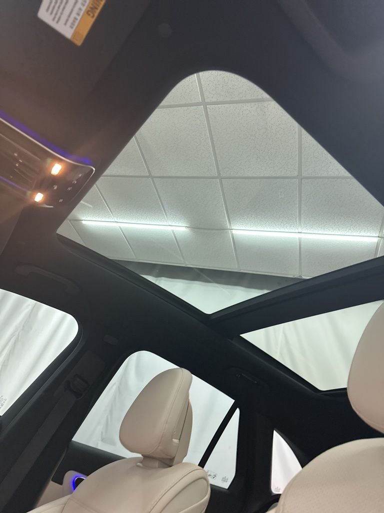 Used 2026 White Mercedes-Benz GLC 300 image 19