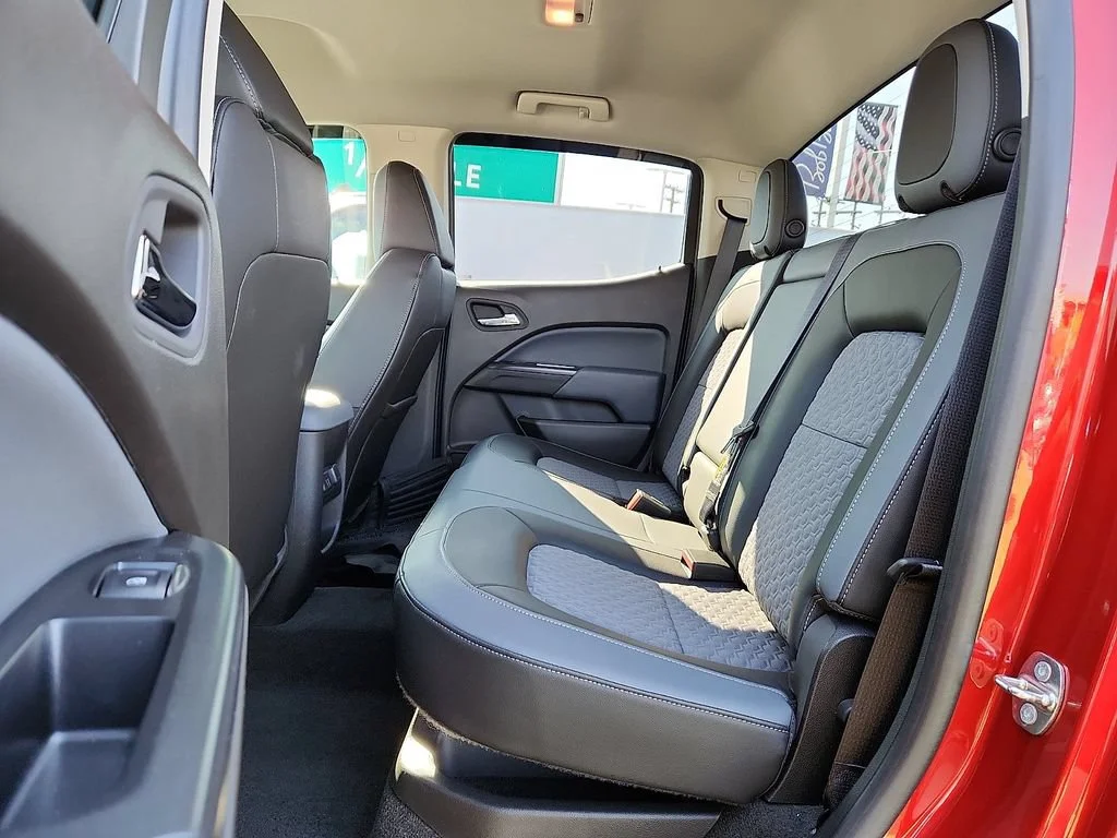 Used 2015 RED ROCK METALLIC Chevrolet 4WD Z71 image 10