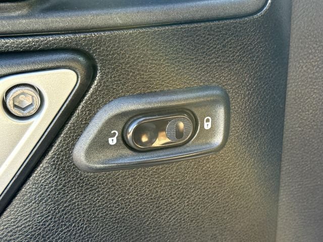 Used 2012 White Jeep Unlimited Rubicon image 20