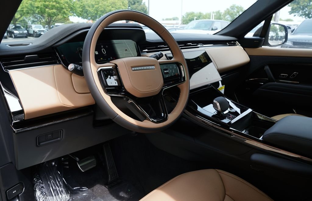 New 2026 Carpathian Grey Land Rover Dynamic SE image 14