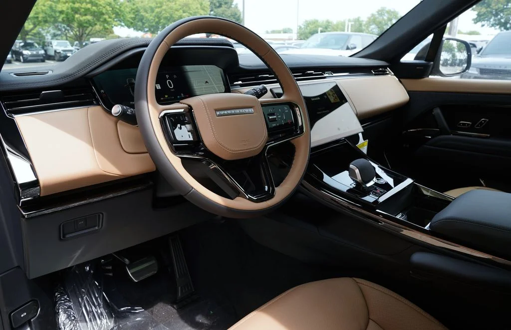 New 2026 Carpathian Grey Land Rover Dynamic SE image 14