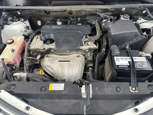 Used 2015 White Toyota XLE image 21