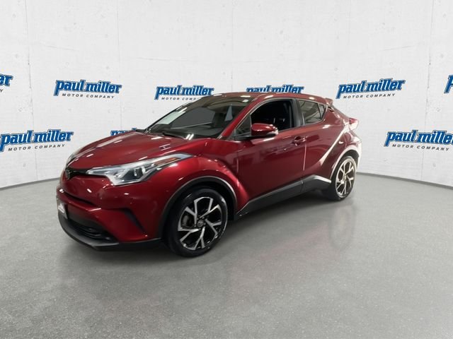 Certified Used 2018 Pearl Toyota XLE image 5