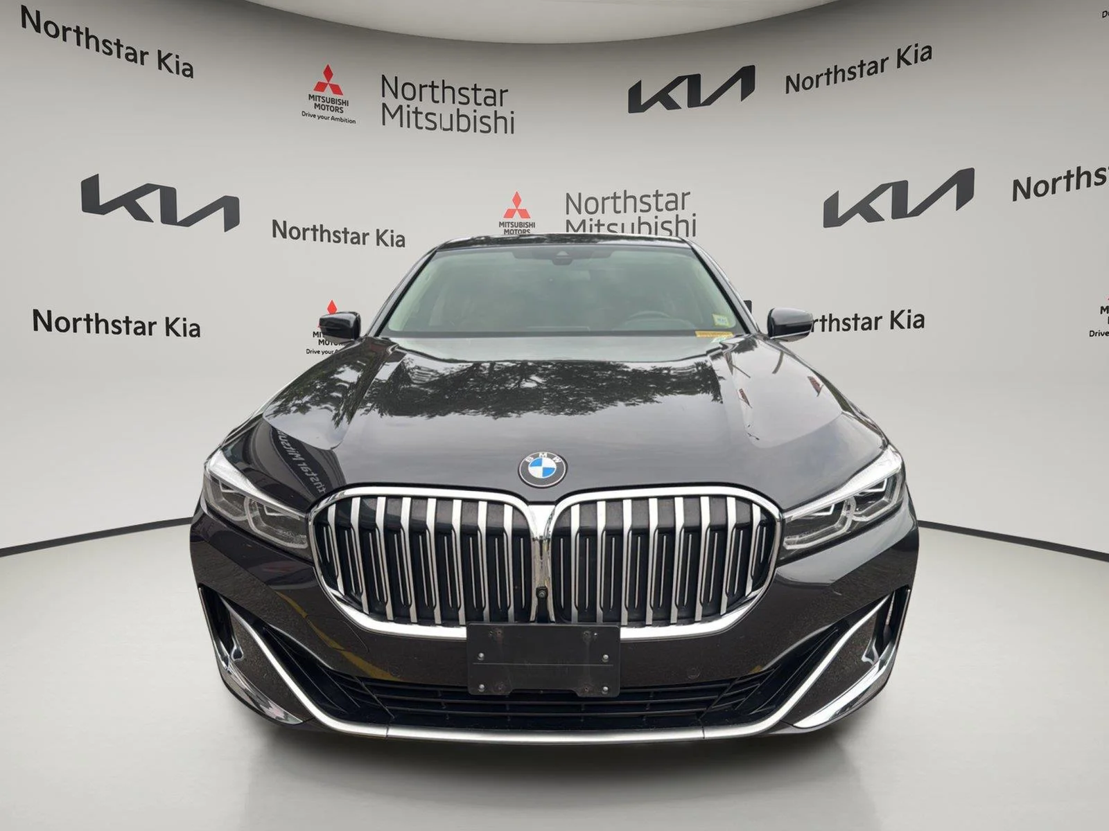 Used 2021 Dark Graphite Metallic BMW 745e xDrive image 8