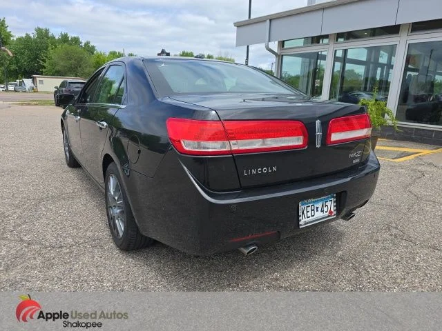 Used 2011 Black Lincoln Base image 5