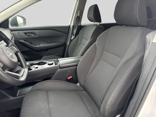 Used 2024 White Nissan S image 17