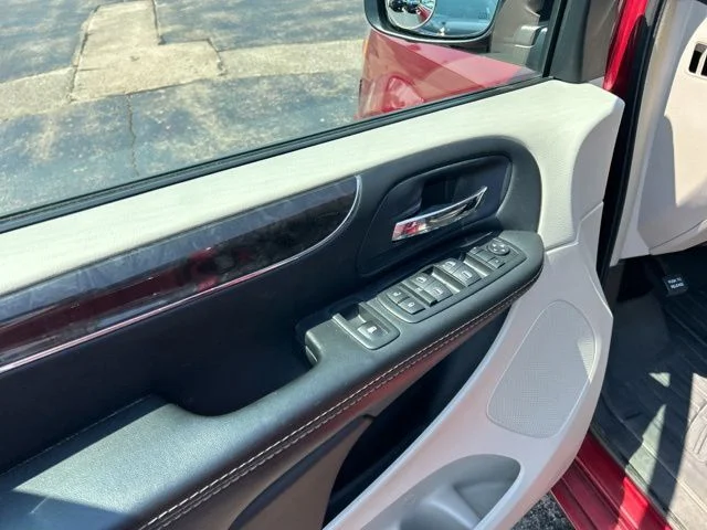 Used 2015 Red Chrysler Touring image 30