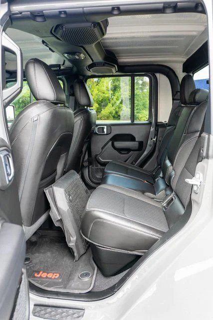 Used 2023 Gray Jeep Sport S image 11