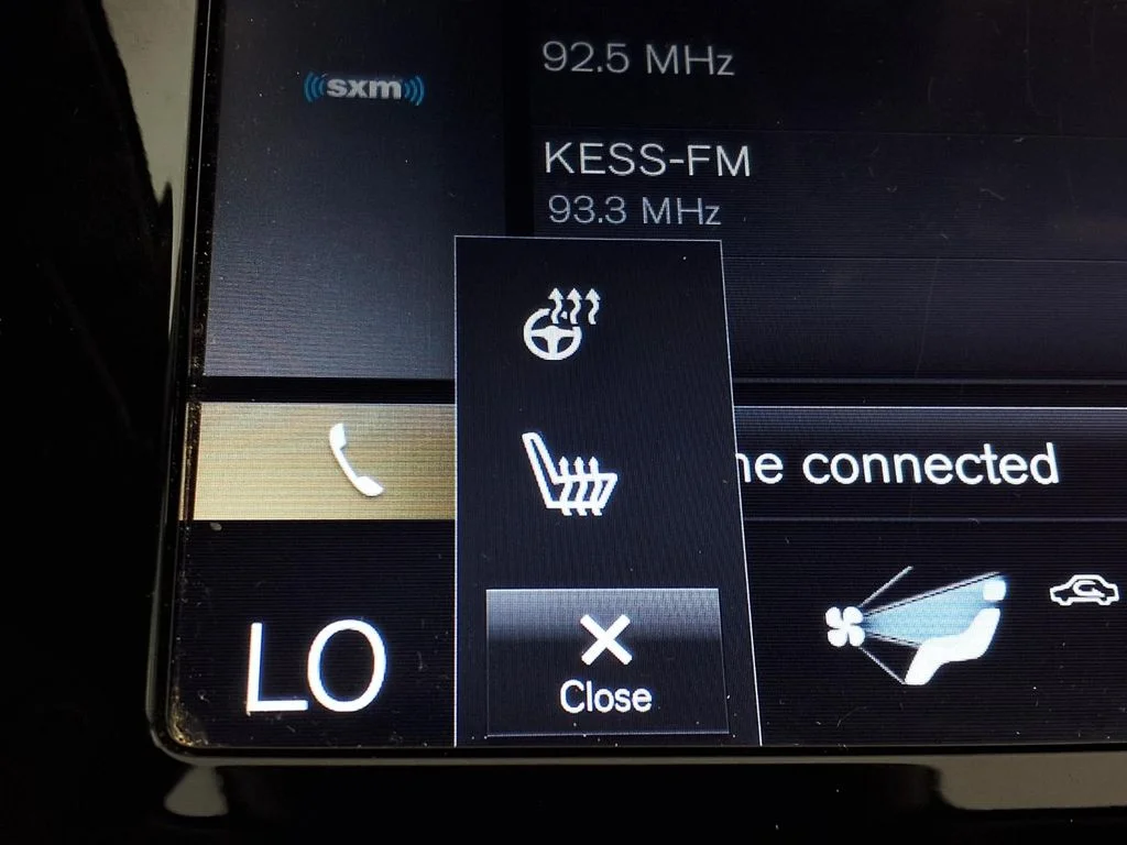 Used 2016 Black Volvo T6 Momentum image 17