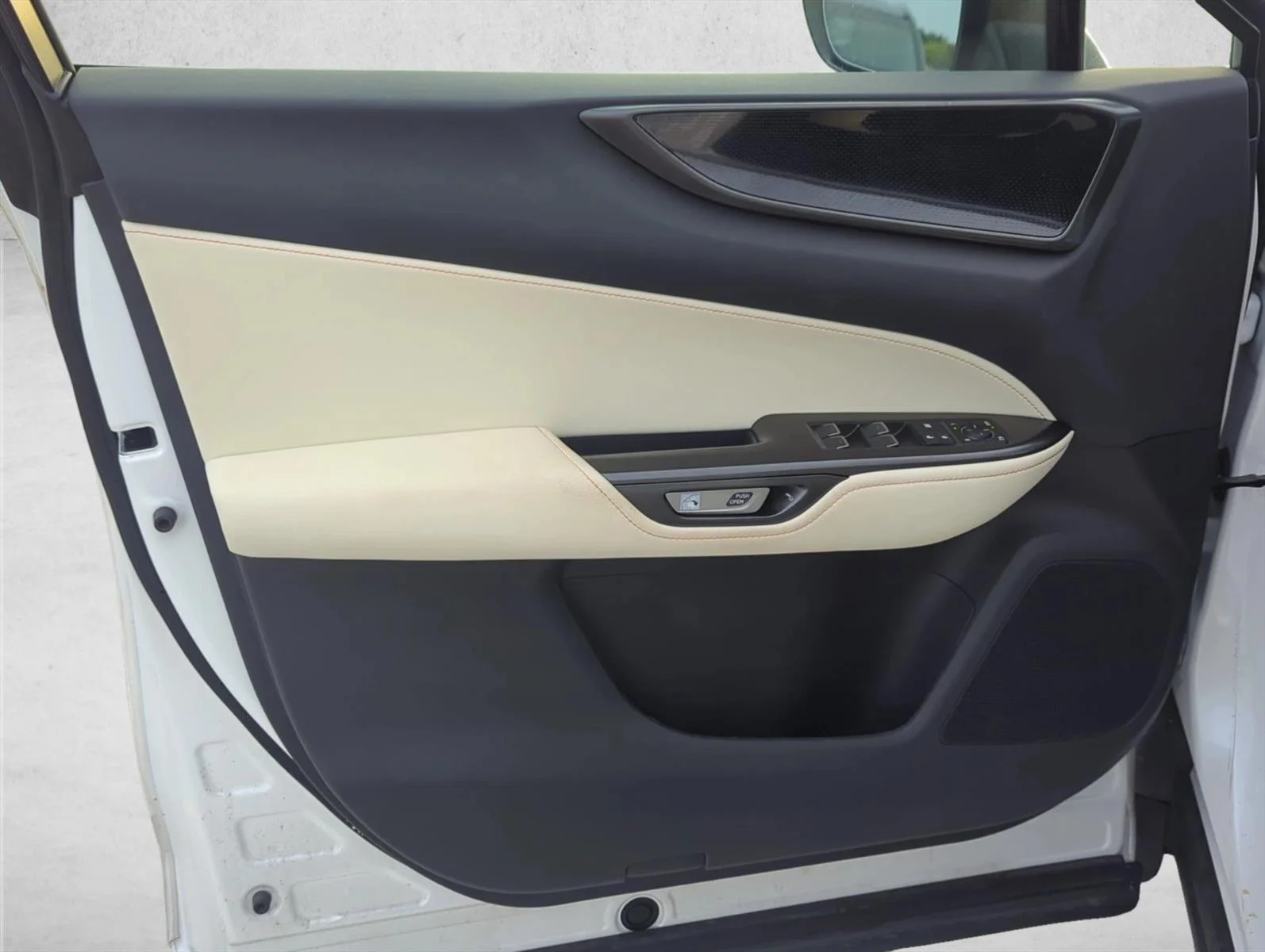 Used 2024 Eminent White Pearl Lexus NX 250 image 7