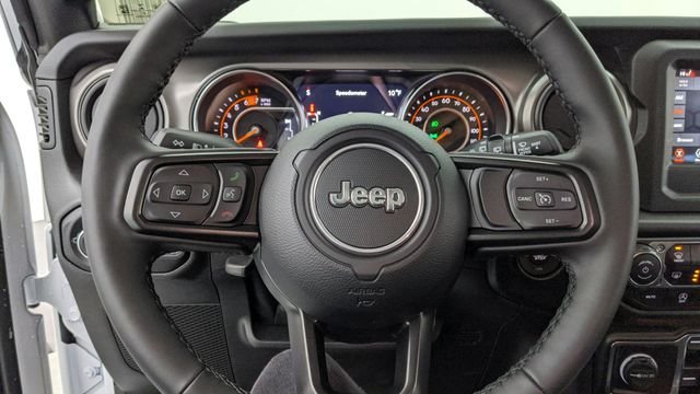 Used 2021 White Jeep Unlimited Willys image 33