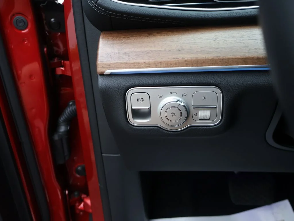 Used 2025 MANUFAKTUR Cardinal Red Mercedes-Benz GLE 450 image 37