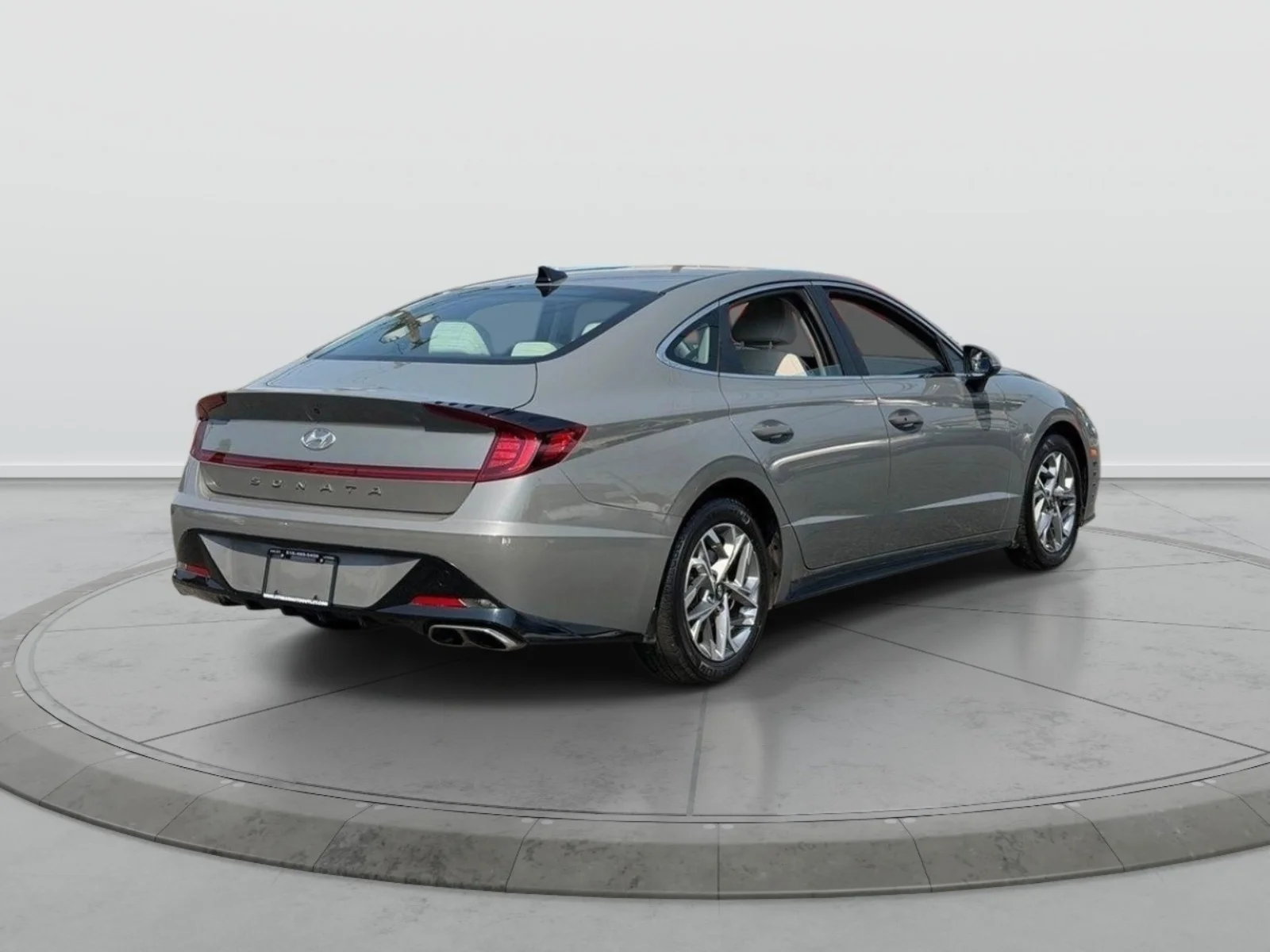Used 2023 Gray Hyundai SEL image 6