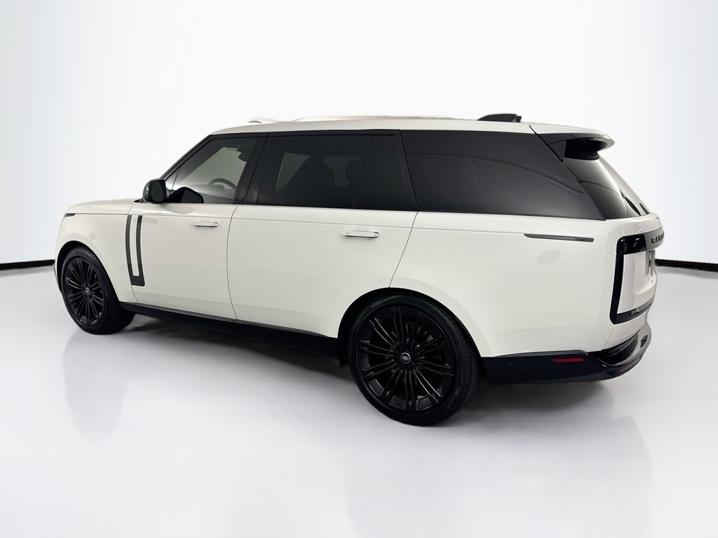 Used 2023 White Land Rover Autobiography image 7