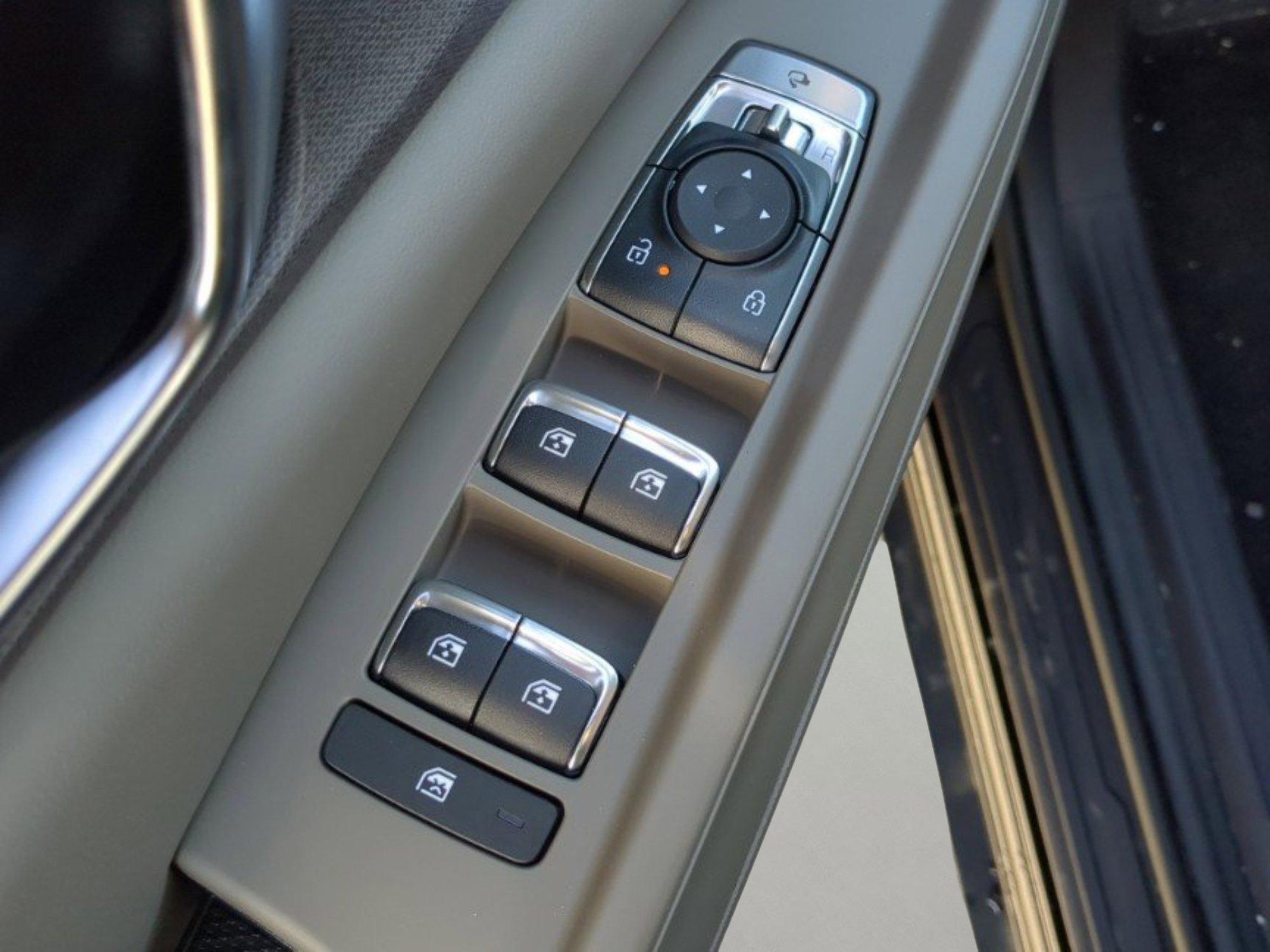 New 2026 Aurora Black Pearl Kia EX image 18