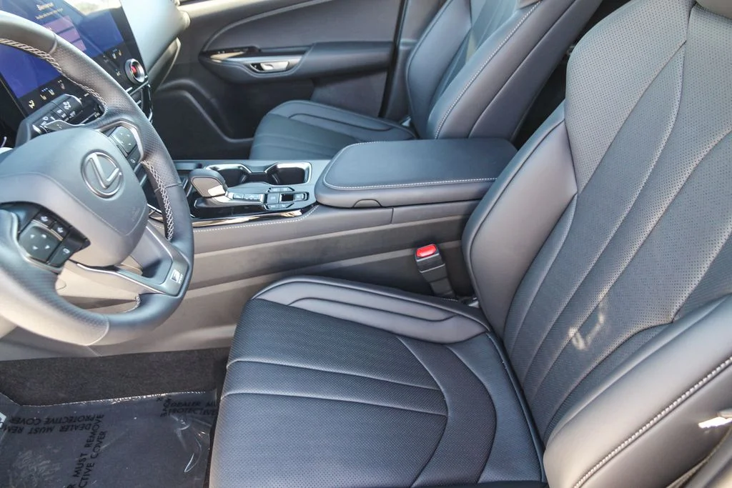 2026 Lexus NX 450h+ F-Sport - Photo 18