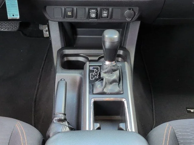Used 2018 Gray Toyota SR5 image 18