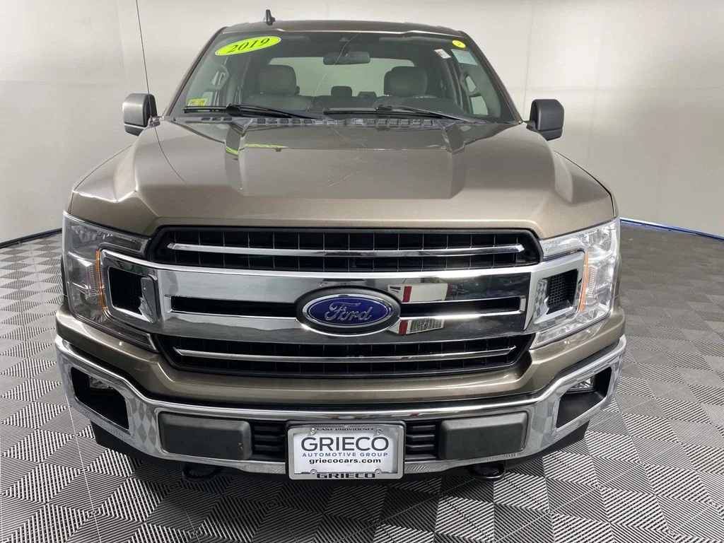 Used 2019 Gray Ford XLT image 3