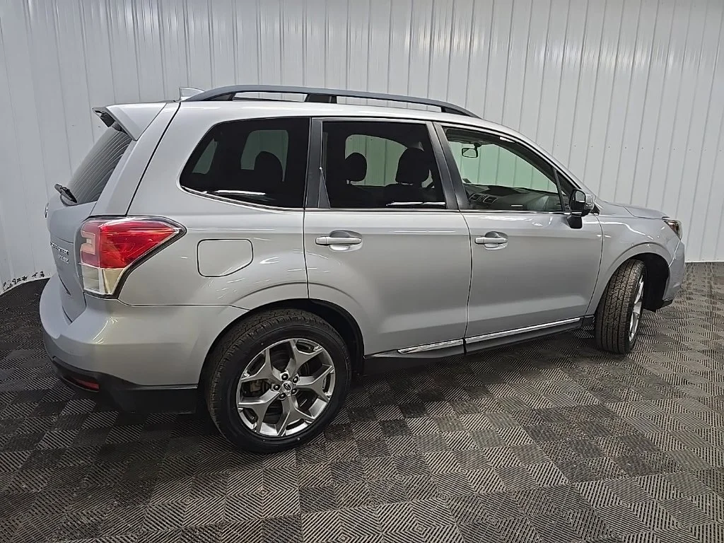 Used 2017 Ice Silver Metallic Subaru 2.5i Touring image 3