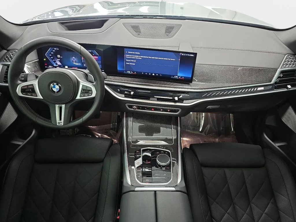 Used 2025 Gray BMW M60i image 12