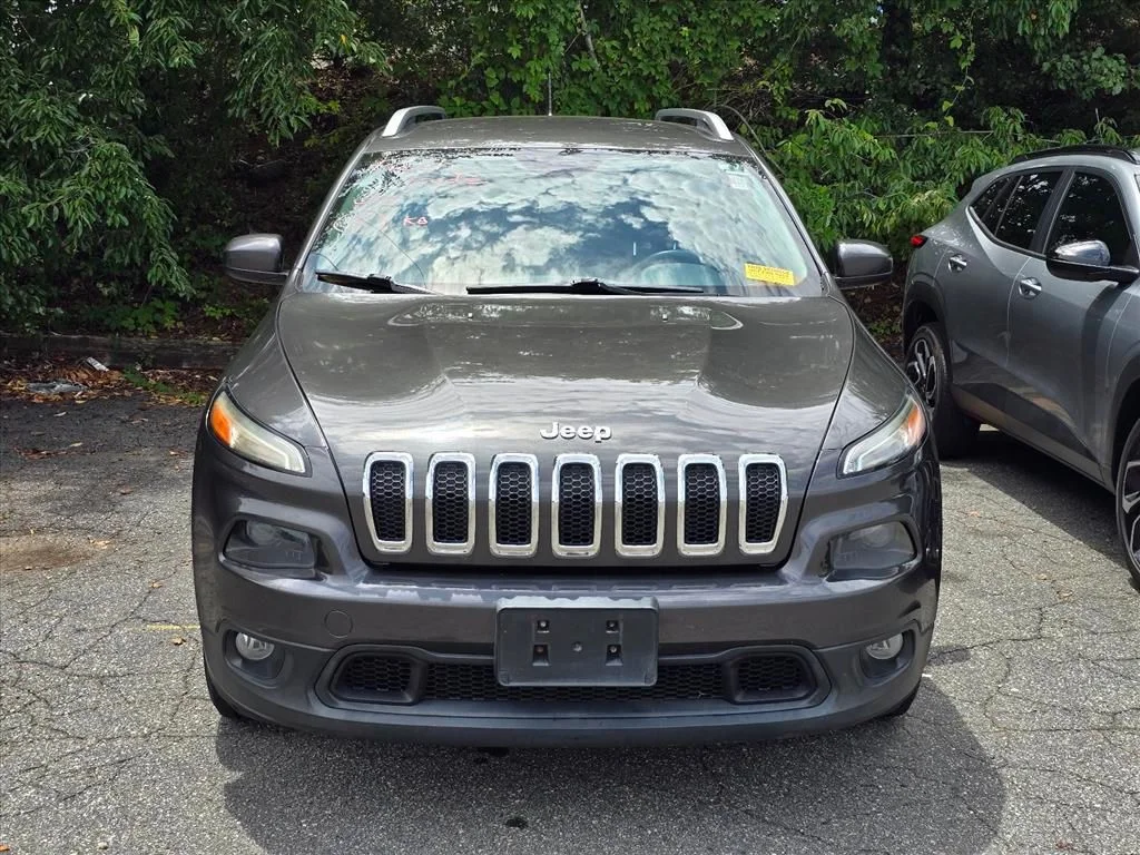 Used 2014 Gray Jeep Latitude image 9