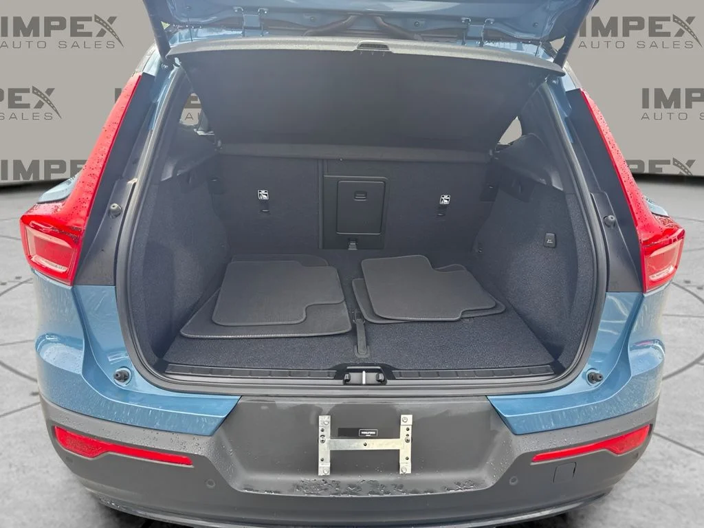 Used 2023 Blue Volvo Twin Plus image 18