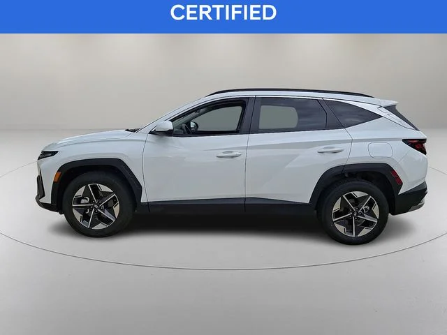 Used 2025 White Hyundai SEL image 6