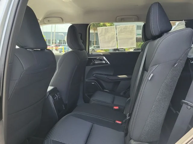 Used 2026 Silver Mitsubishi ES image 10