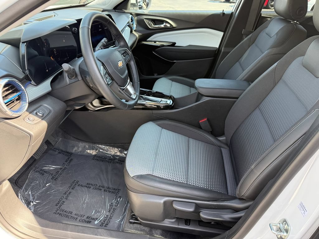 Used 2026 Summit White Chevrolet LT image 23