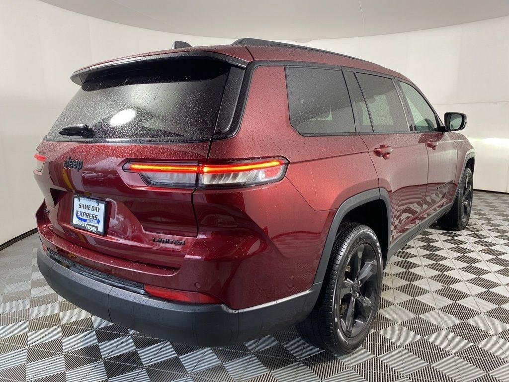 Used 2025 Velvet Red Pearlcoat Jeep Limited image 9