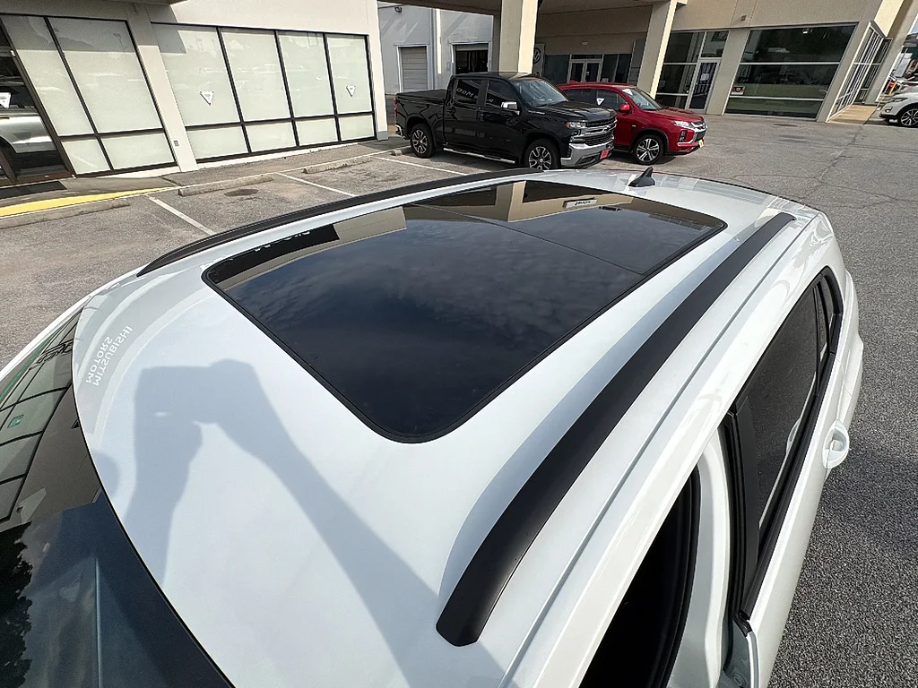 New 2026 Opal White Pearl Volkswagen 2.0T SEL R-Line Black 4MOTION image 16