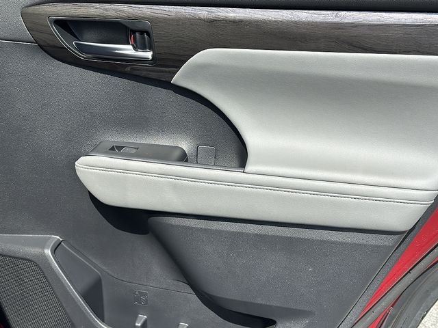 Used 2023 Red Toyota Platinum image 14