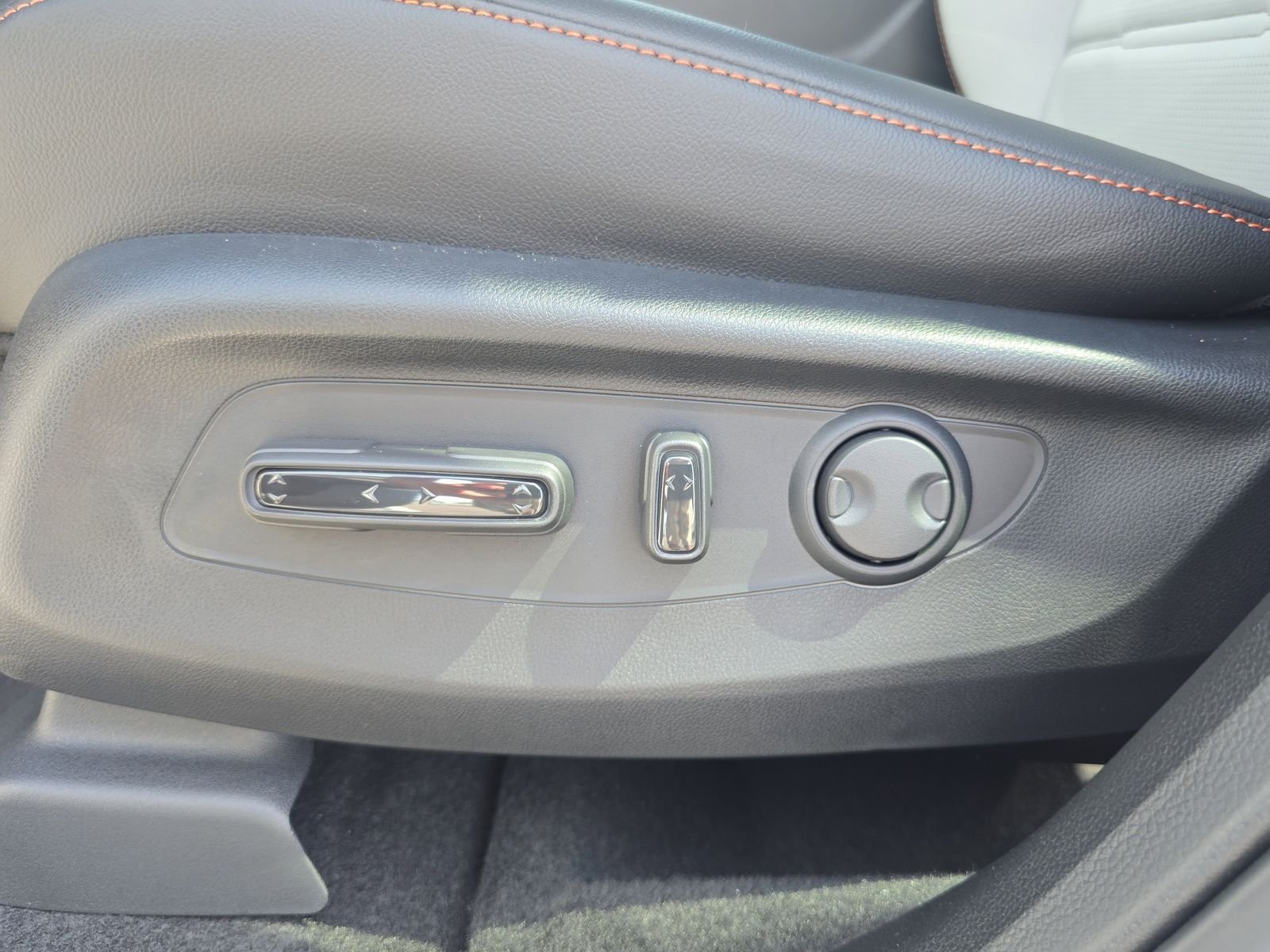 New 2026 Platinum White Pearl Honda Sport Touring image 18