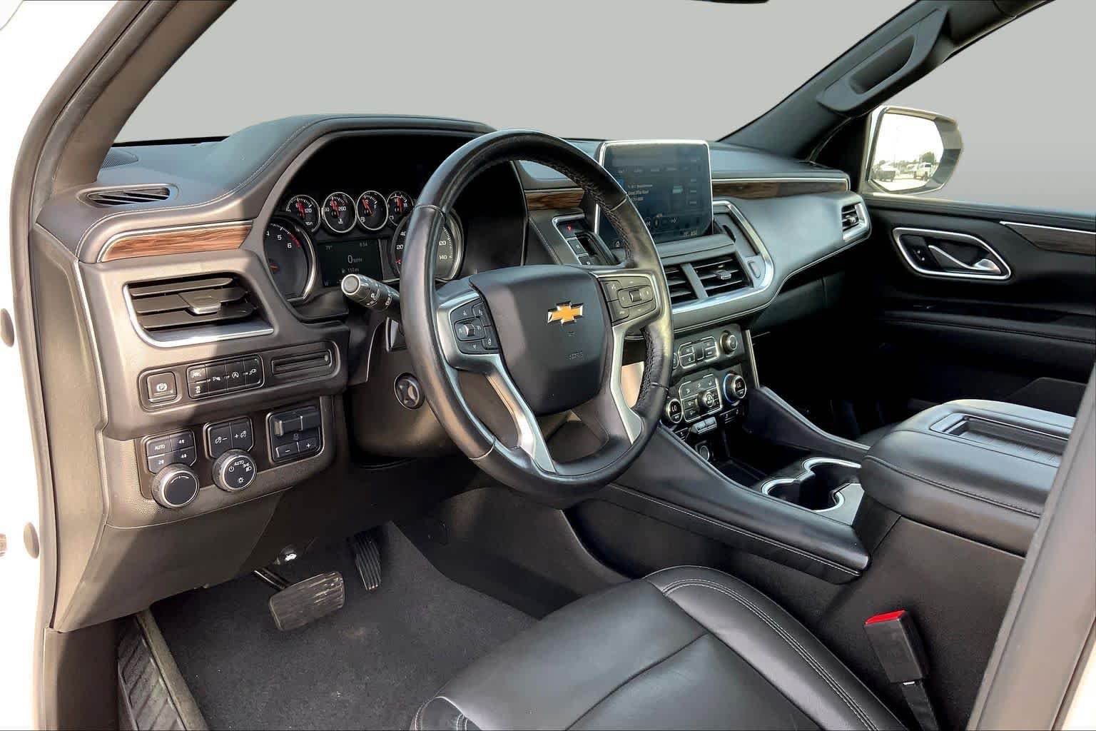 Used 2021 IRIDESCENT PEARL TRICOAT Chevrolet LT image 18