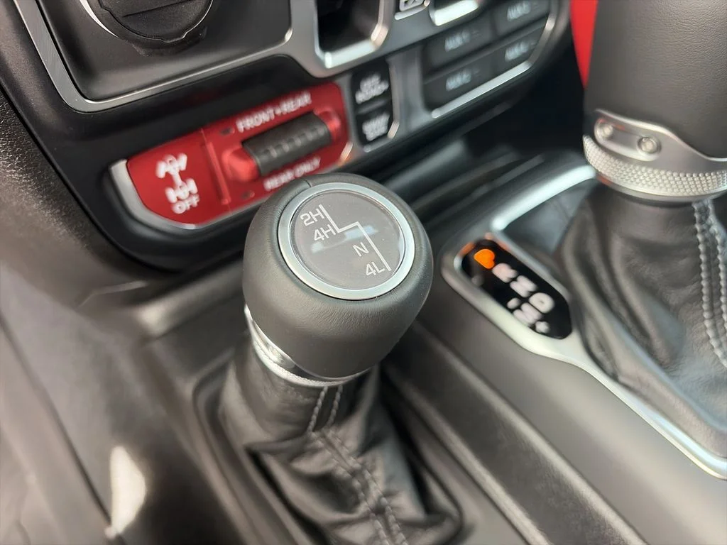 New 2026 Tuscadero Pearlcoat Jeep Rubicon image 26