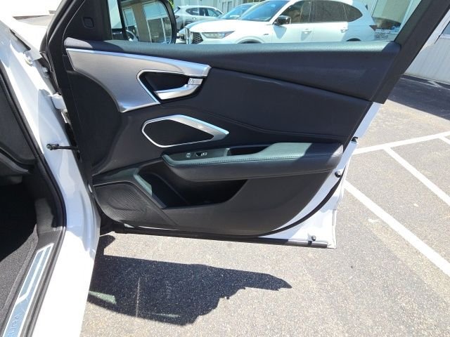 Used 2023  Acura  image 22