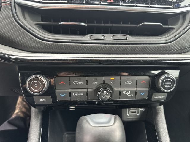 Used 2025 White Jeep Trailhawk image 18