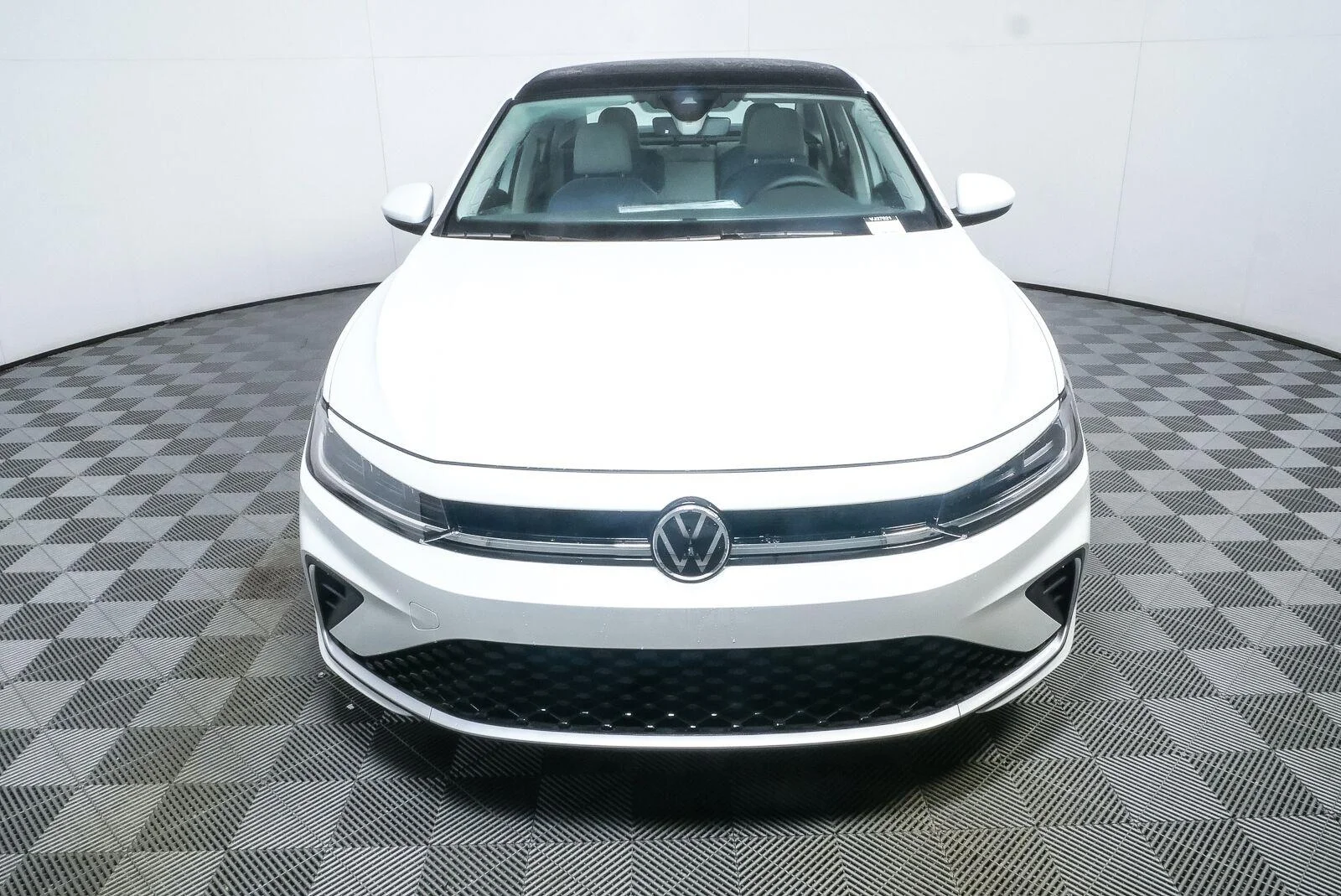 New 2027 Opal White Pearl Volkswagen SE image 37