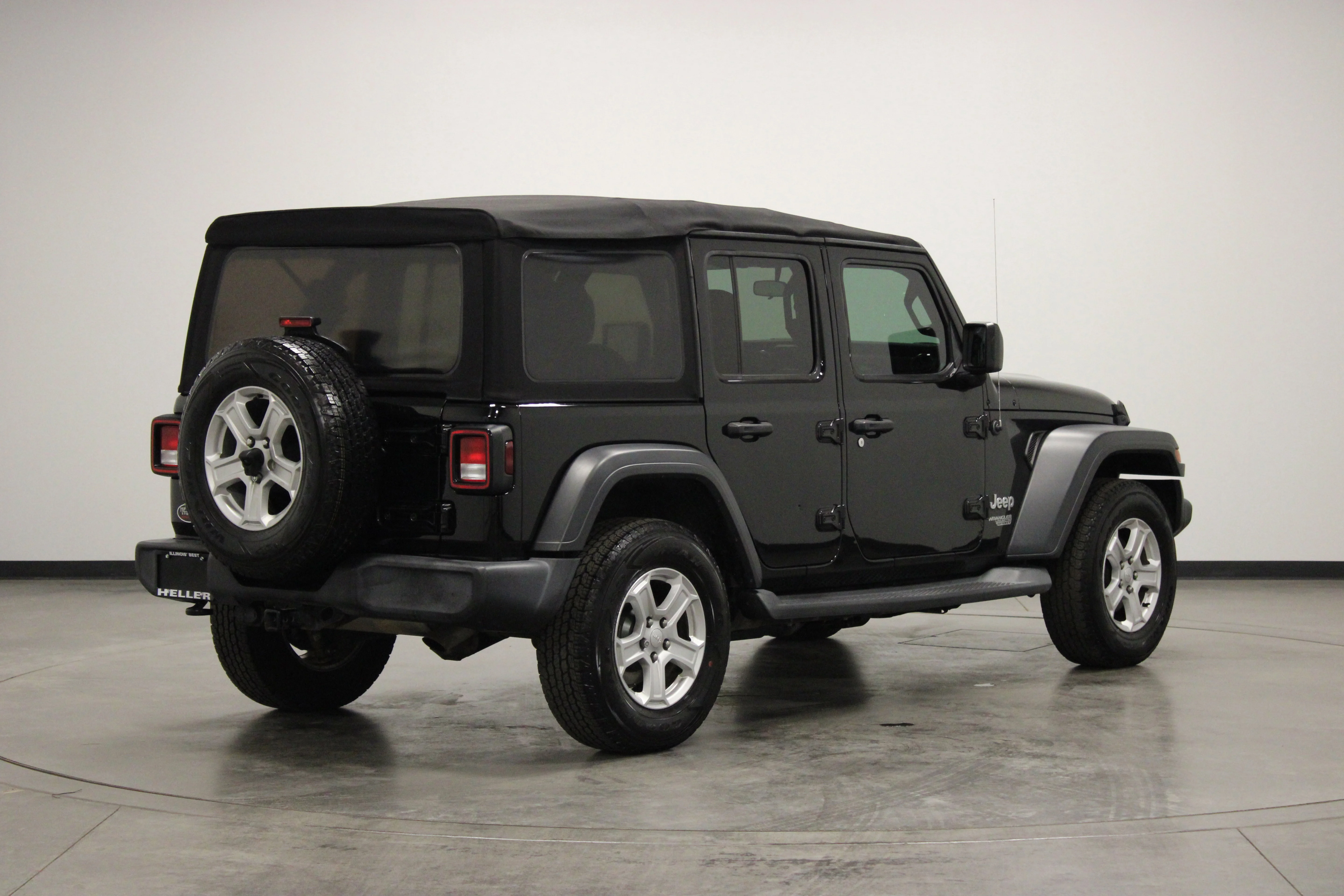 Used 2018 Black Clearcoat Jeep Sport image 8