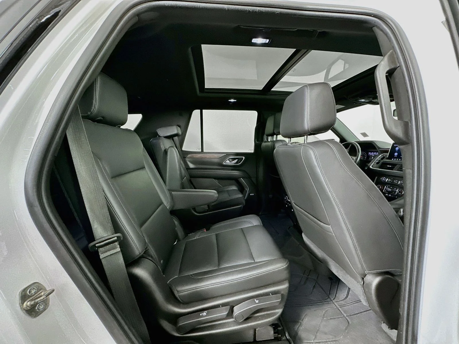 Used 2021 Summit White Chevrolet Z71 image 31