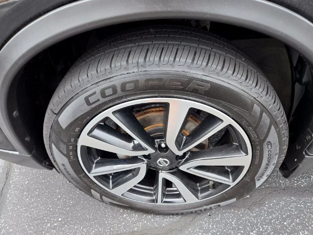 Used 2019 Black Nissan SL image 25