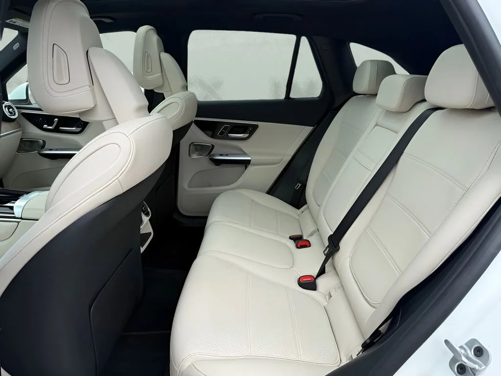 Used 2023 White Mercedes-Benz GLC 300 image 14