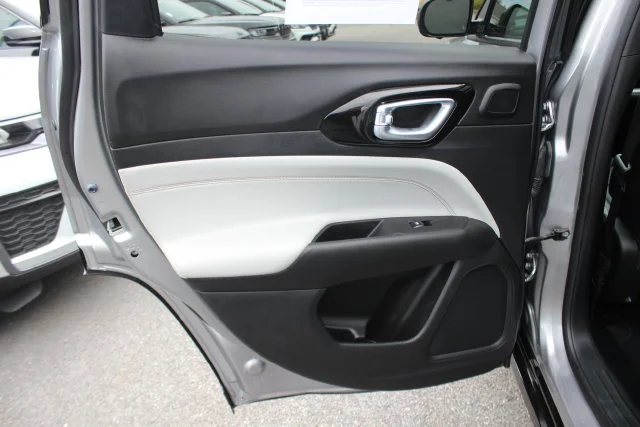 Used 2023 Silver Jeep Limited image 28