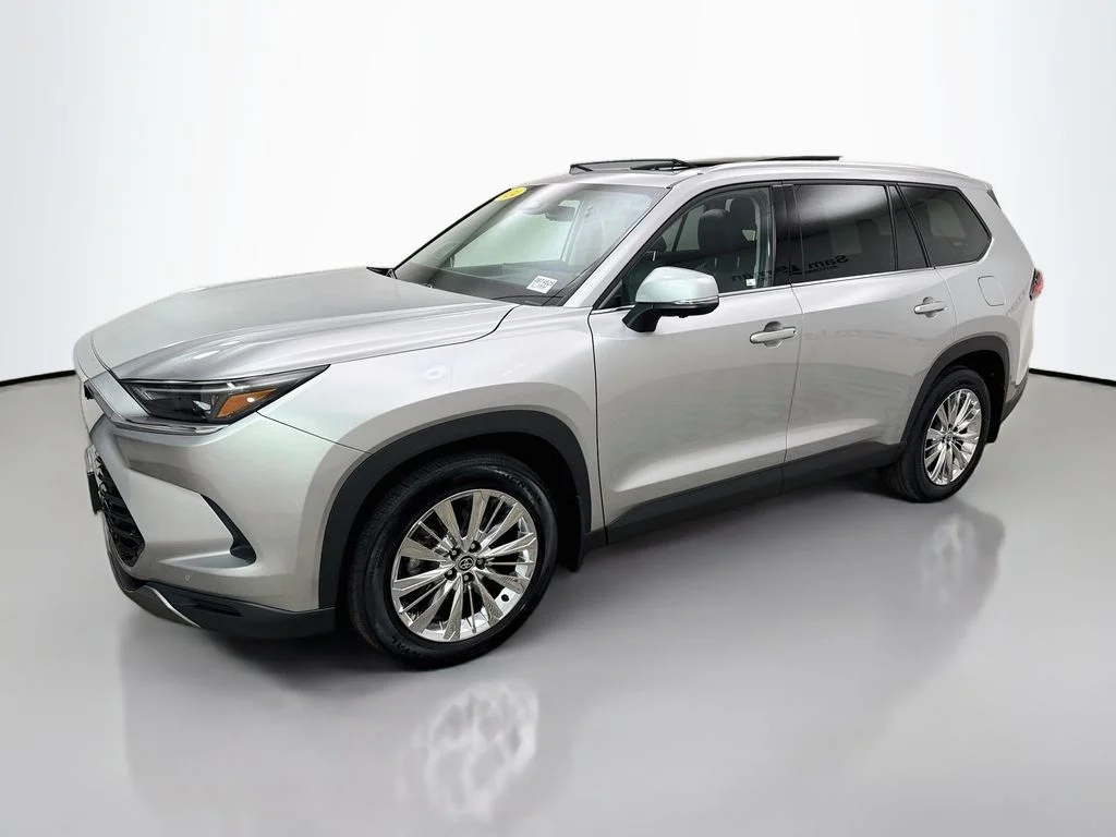 Used 2024 Silver Toyota Platinum image 3