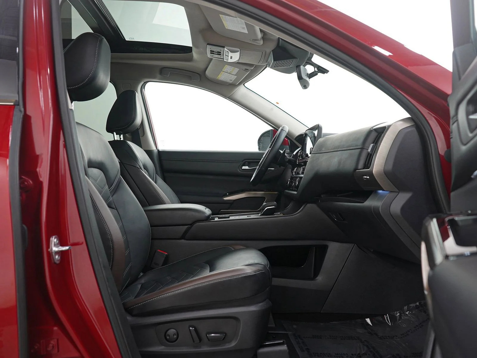 Used 2024 Scarlet Ember Nissan Platinum image 11